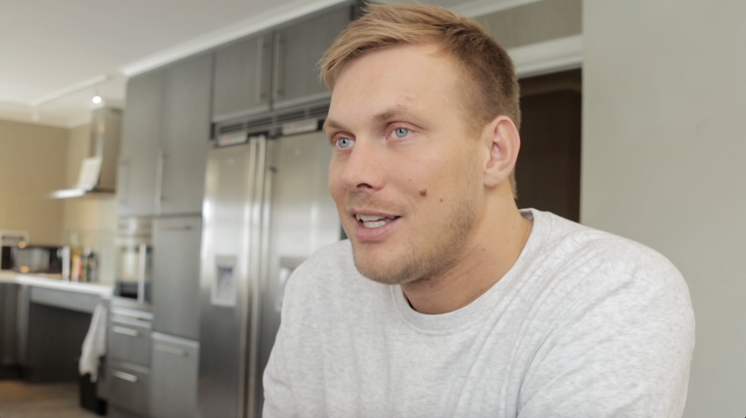 Bild på Lars Ivar Eilerås i sitt kök