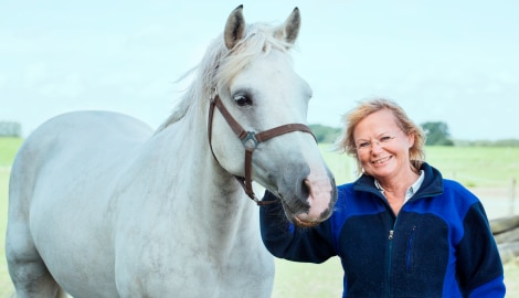 Stomiopererade Gitte kan känna sig trygg när hon gör det hon gillar mest